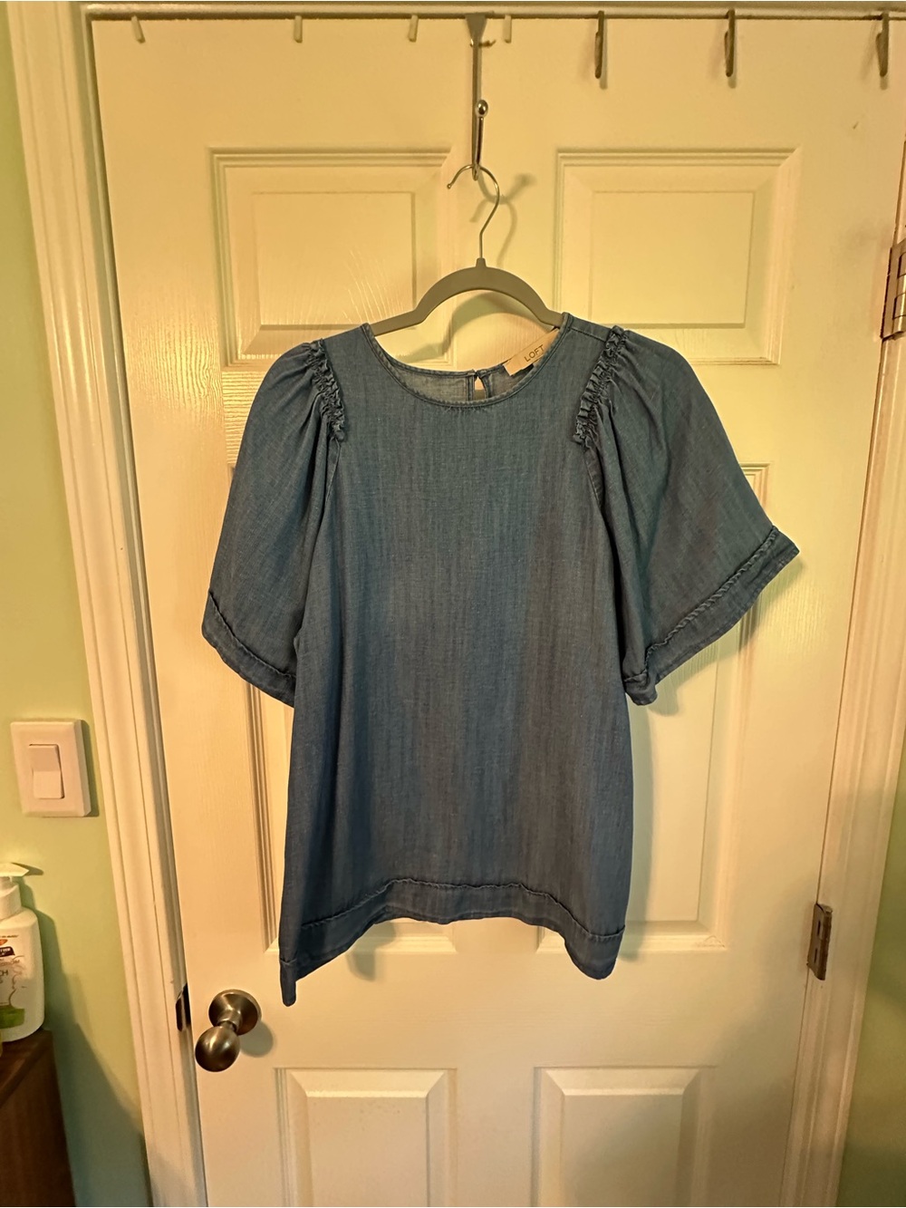 LOFT Light Blue Chambray Puff Sleeve Blouse